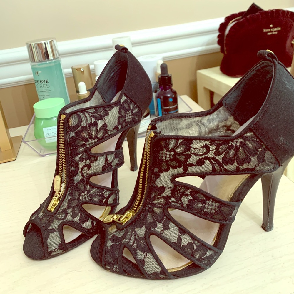 Zip up heels
